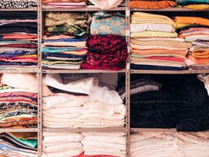 Read more about the article Lawn vs Cotton: Which Fabric Is Better for Pakistani Summers?